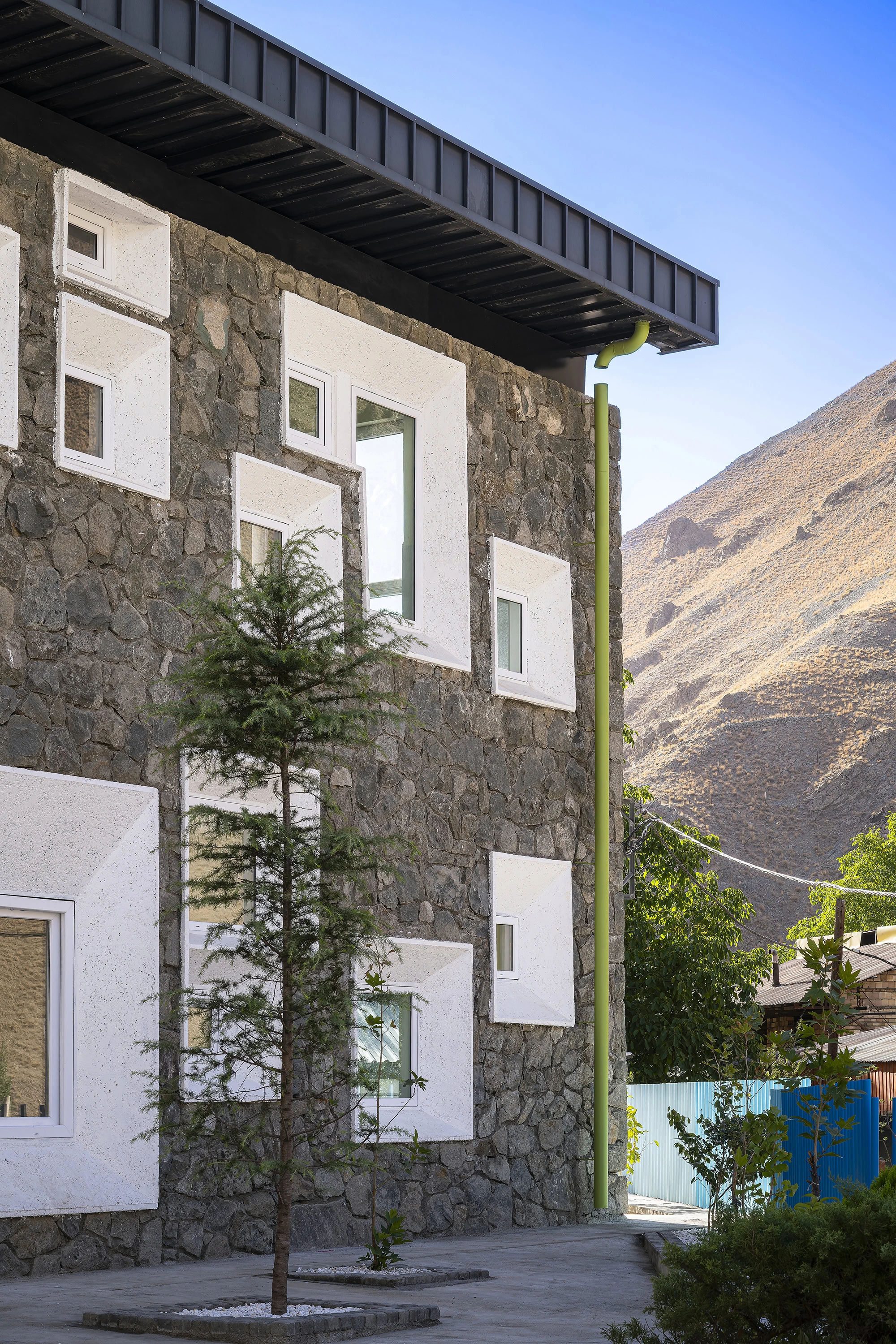 𝗗𝗶𝘇𝗶𝗻 School