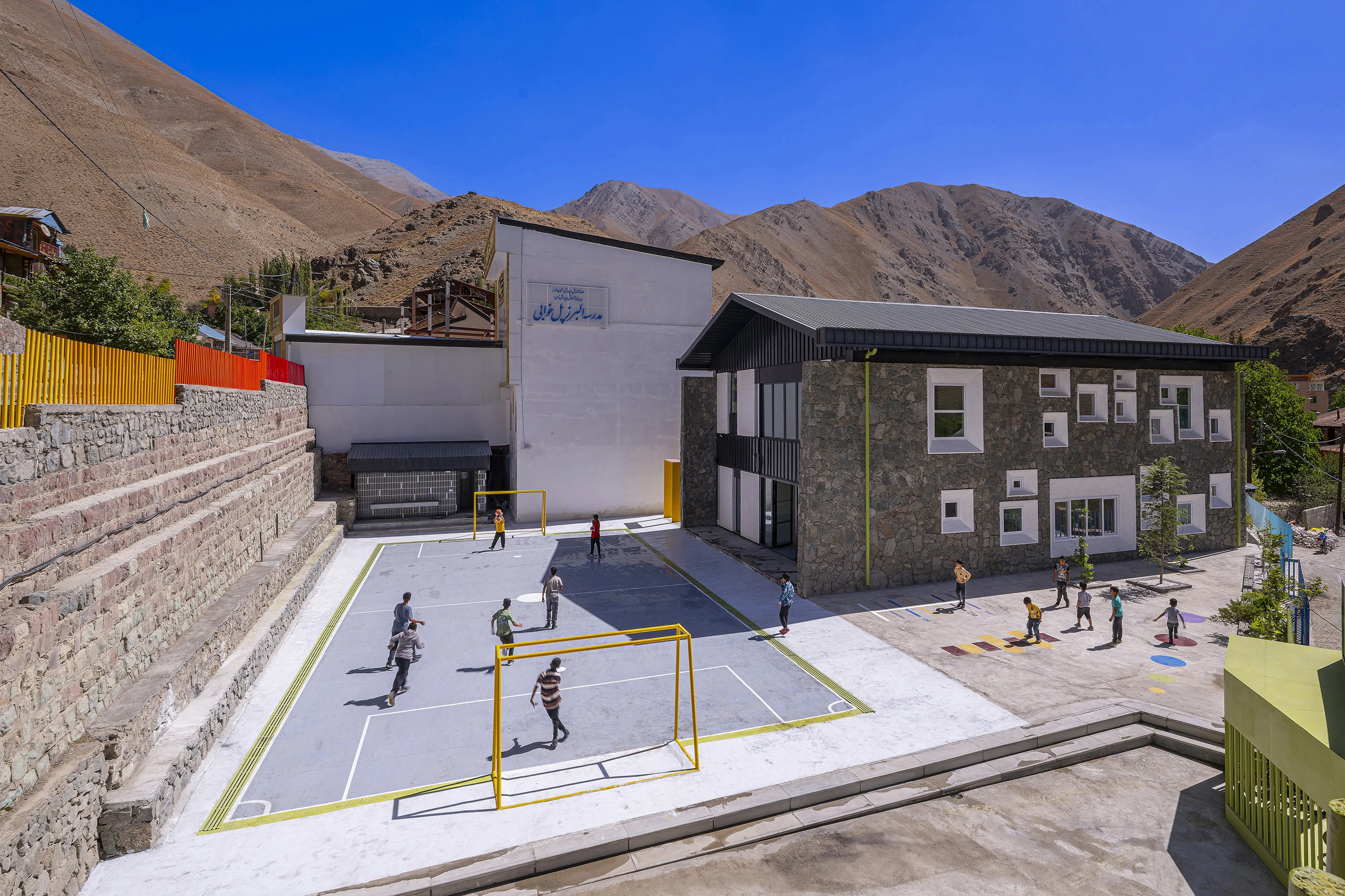 𝗗𝗶𝘇𝗶𝗻 School